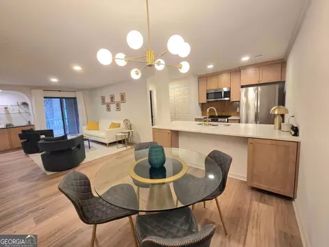 301 Barrington Hills Dr, Atlanta, GA 30350