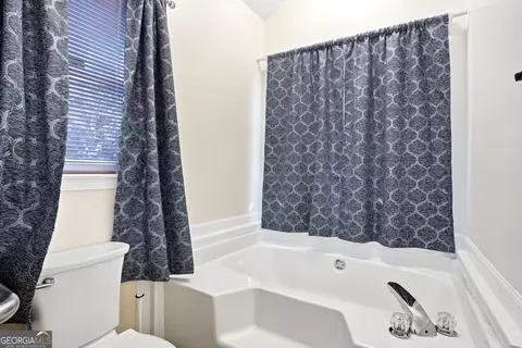 Bath - 15 Beaverdam Ln, Covington, GA 30016 photo 3 of 5