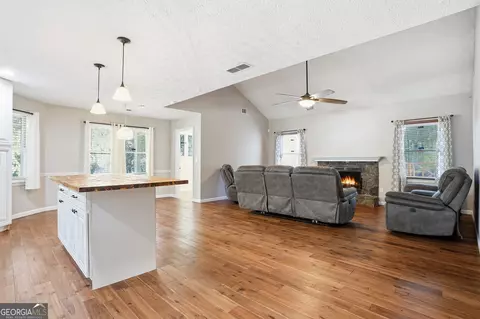 Living - 15 Beaverdam Ln, Covington, GA 30016 photo 1 of 2