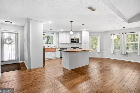 Kitchen - 15 Beaverdam Ln, Covington, GA 30016 photo 2 of 3
