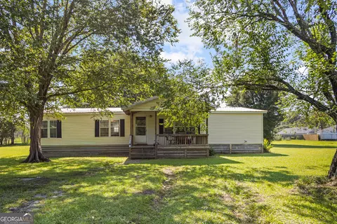 68 Levy A Ray Rd NE, Ludowici, GA 31316