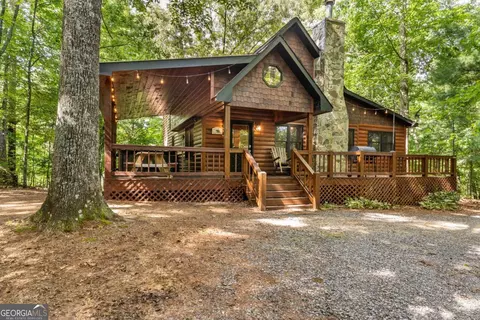 162 Little Falls Dr, Mineral Bluff, GA 30559