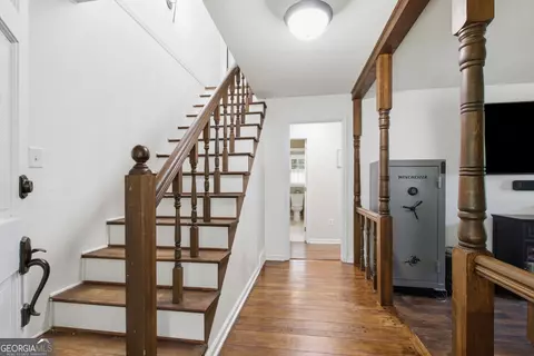 Entry Way - 147 Ridgeway Cir, Cornelia, GA 30531 photo 1 of 3
