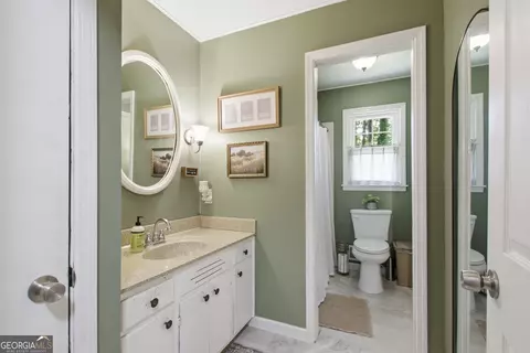 Bath - 147 Ridgeway Cir, Cornelia, GA 30531 photo 1 of 5