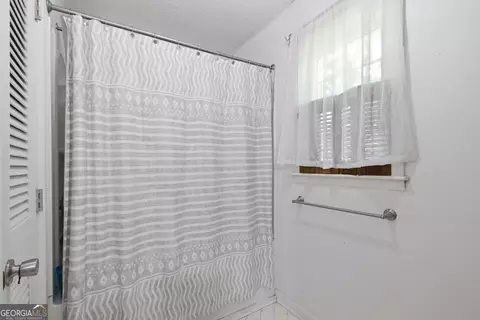 Bath - 147 Ridgeway Cir, Cornelia, GA 30531 photo 5 of 5