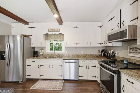 Kitchen - 147 Ridgeway Cir, Cornelia, GA 30531 photo 1 of 1