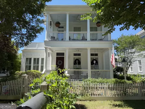 565 Sycamore St, Madison, GA 30650