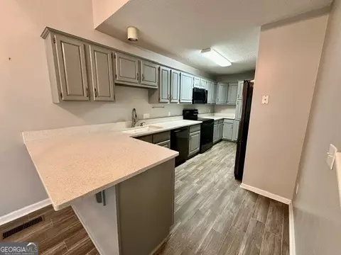 Kitchen - 1910 Loop Rd #6A, Vidalia, GA 30474 photo 2 of 3