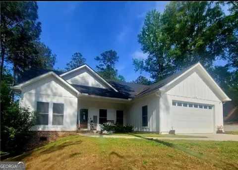 210 Melody Ln, Valley, AL 36854