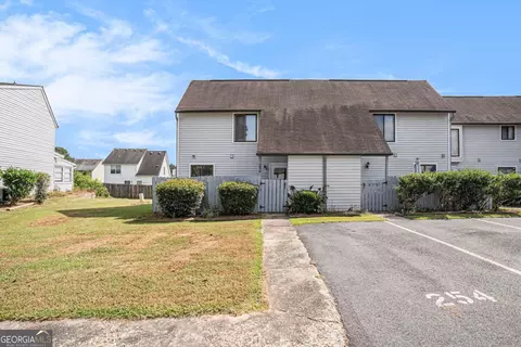 254 Country Club Dr, Jonesboro, GA 30238
