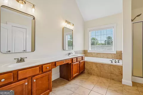 Bath - 115 Pratt Dr, Covington, GA 30014 photo 2 of 5
