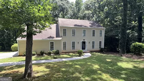 3884 Hunting Ridge Dr SW, Lilburn, GA 30047