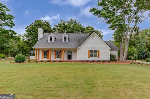 1554 Maddox Rd, Hoschton, GA 30548