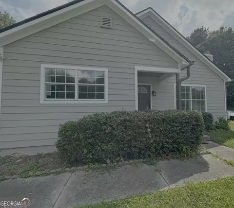 910 Winterside Ln, Atlanta, GA 30349