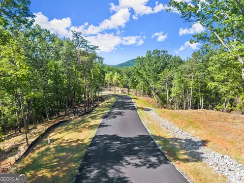178 Chimney Oaks Trl, Cleveland, GA 30528