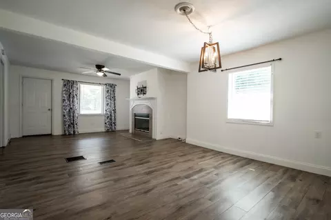 Living - 64 Madison, Commerce, GA 30529 photo 1 of 7
