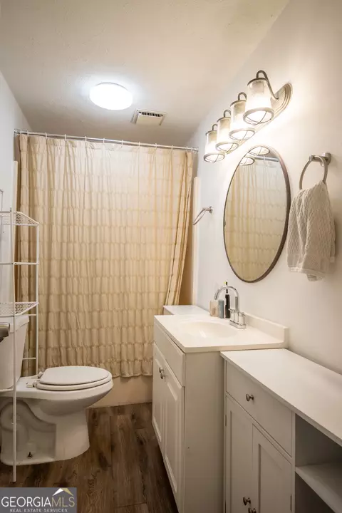 Bath - 64 Madison, Commerce, GA 30529 photo 1 of 1