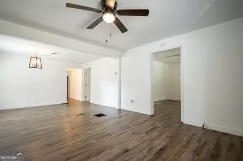 Living - 64 Madison, Commerce, GA 30529 photo 7 of 7