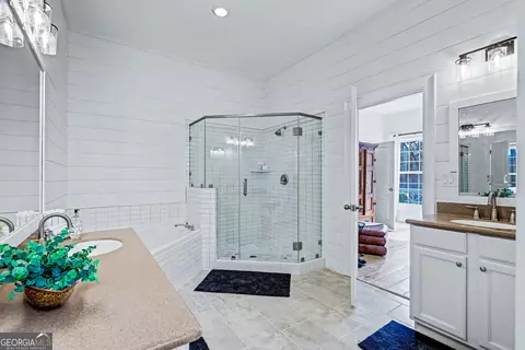 Bath - 336 Fulton Rd, Tiger, GA 30576 photo 2 of 4