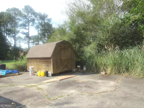 Exterior - 433 Ga Highway 26 E, Cochran, GA 31014 photo 4 of 5