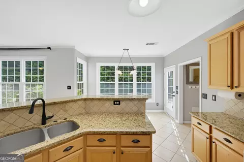 Kitchen - 490 Ruby Forest Pkwy, Suwanee, GA 30024 photo 6 of 6