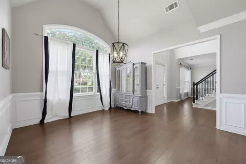 Entry Way - 490 Ruby Forest Pkwy, Suwanee, GA 30024 photo 4 of 7
