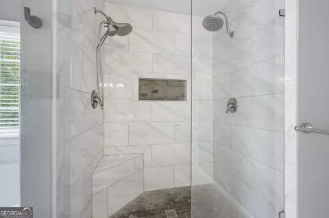 Bath - 490 Ruby Forest Pkwy, Suwanee, GA 30024 photo 1 of 4
