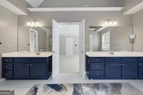 Bath - 490 Ruby Forest Pkwy, Suwanee, GA 30024 photo 2 of 4