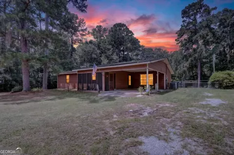 181 Old River Rd, Bloomingdale, GA 31302
