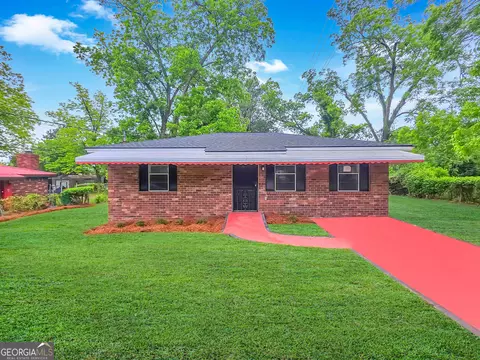 3911 5th St, Savannah, GA 31408