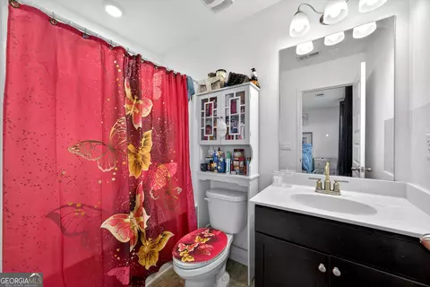 Bath - 419 Beachview Rd, Hampton, GA 30228 photo 4 of 5