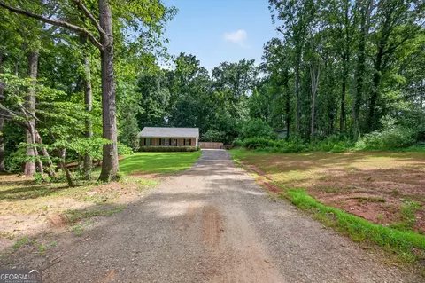 180 Mccready Dr, Dallas, GA 30157