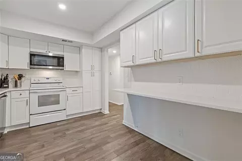 Kitchen - 3236 Henderson Mill Rd #1, Chamblee, GA 30341 photo 2 of 3