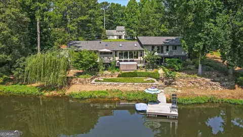 1085 Lake Charles Dr, Roswell, GA 30075