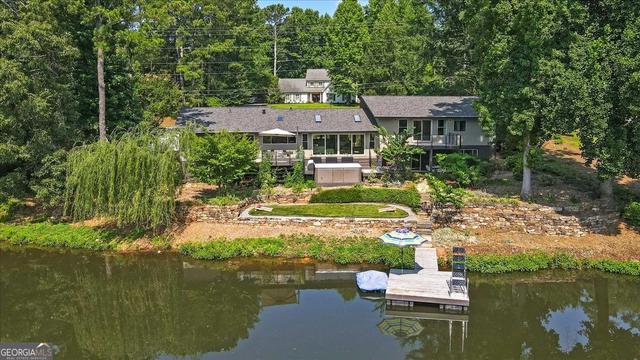 1085 Lake Charles Dr, Roswell, GA 30075