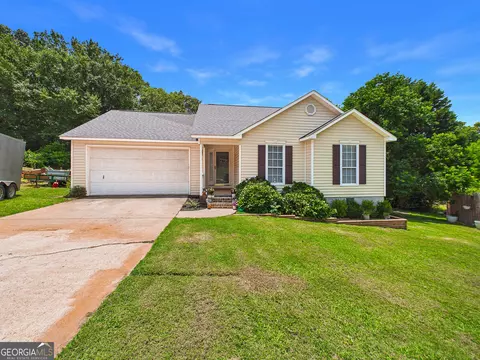 206 Eric Dr, Bonaire, GA 31005