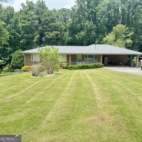 6136 Queens Rd, Douglasville, GA 30135