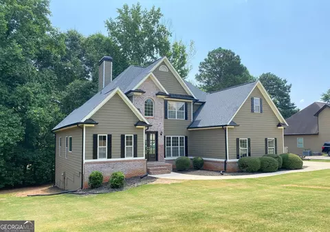 623 Henning Dr, Winder, GA 30680 photo 2