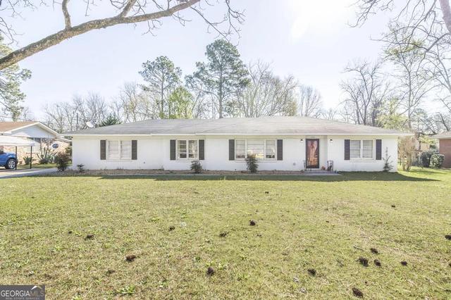 1402 Knoxville St, Fort Valley, GA 31030