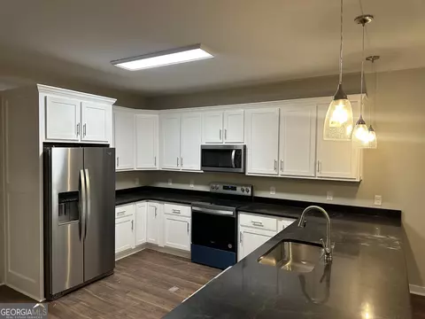 Kitchen - 113 Sidetrack Cir, Comer, GA 30629 photo 3 of 4