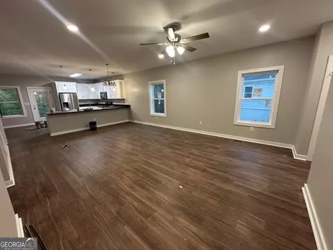 Living - 113 Sidetrack Cir, Comer, GA 30629 photo 1 of 4
