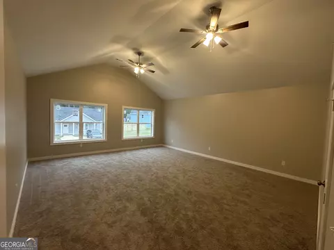 Living - 113 Sidetrack Cir, Comer, GA 30629 photo 4 of 4