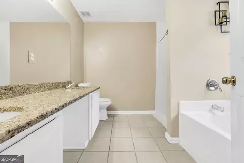 Bath - 208 Drake Elm Ct, Hampton, GA 30228 photo 1 of 4