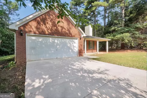 Exterior - 208 Drake Elm Ct, Hampton, GA 30228 photo 5 of 11