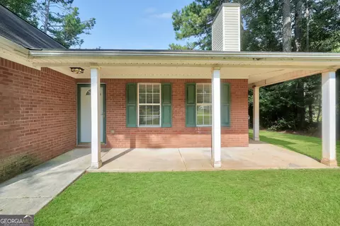 Exterior - 208 Drake Elm Ct, Hampton, GA 30228 photo 6 of 11