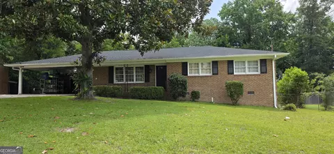 2672 Kent Dr, Macon, GA 31206