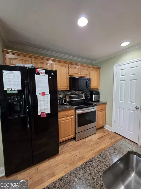 Kitchen - 239 Old Pond Rd, Lagrange, GA 30241 photo 4 of 5