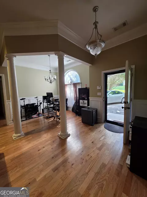 Entry Way - 239 Old Pond Rd, Lagrange, GA 30241 photo 2 of 5