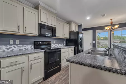 Kitchen - 109 Willow Dr E, Newnan, GA 30263 photo 6 of 6