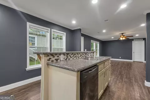 Kitchen - 109 Willow Dr E, Newnan, GA 30263 photo 4 of 6